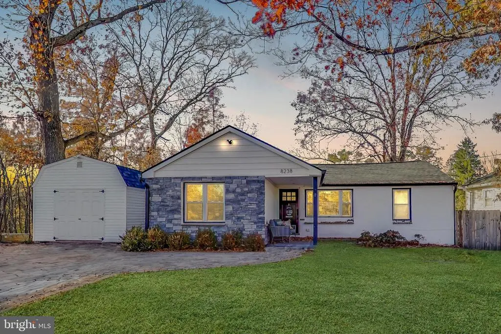 8238 Wb And A Rd, Severn