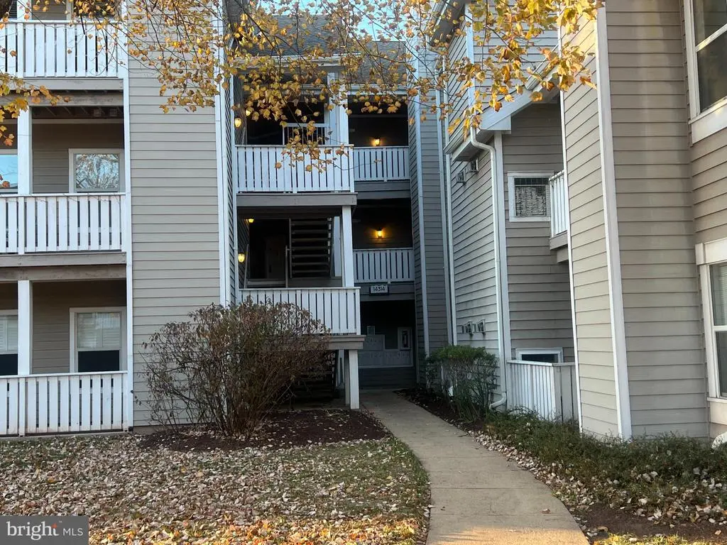 14314 Climbing Rose Way #305, Centreville