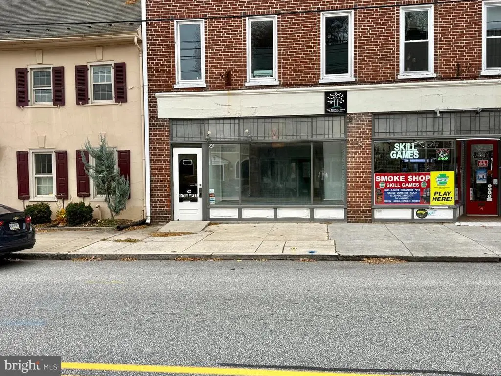 54 S Main St, Manheim