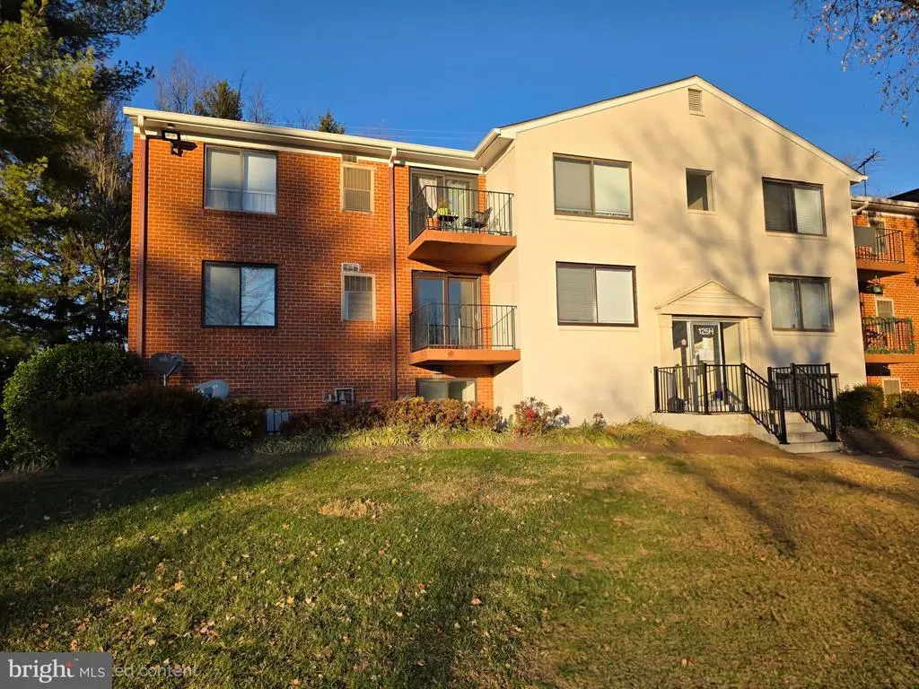 125-h Clubhouse Dr Sw #4, LEESBURG