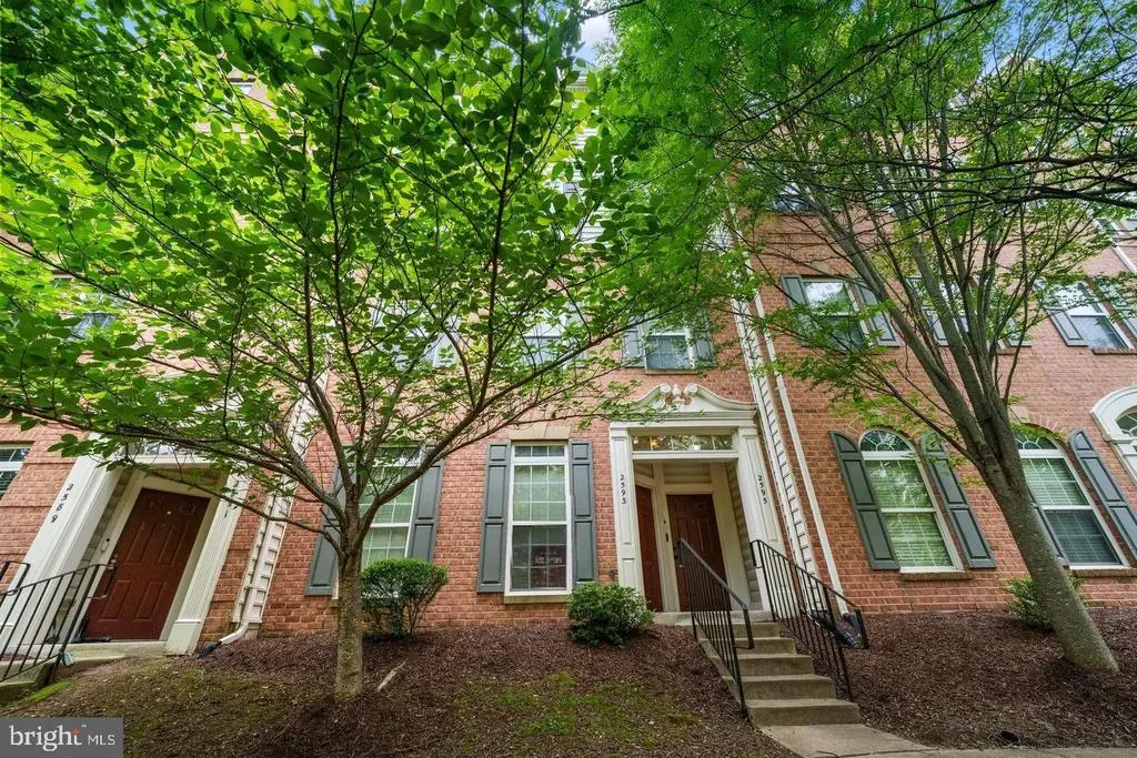 2593 Eastbourne Dr, Woodbridge