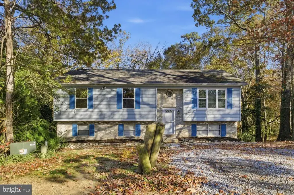 817 Bison Ct, LUSBY