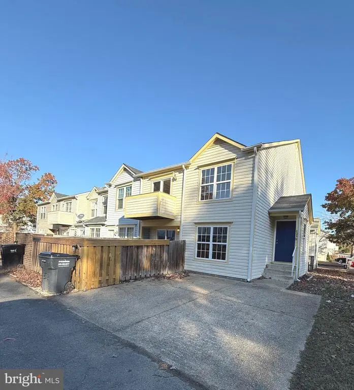 46359 Columbus Dr #608, Lexington Park