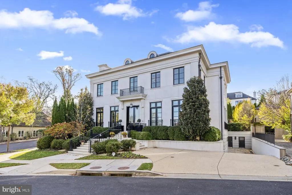 2109 Dunmore Ln Nw, WASHINGTON