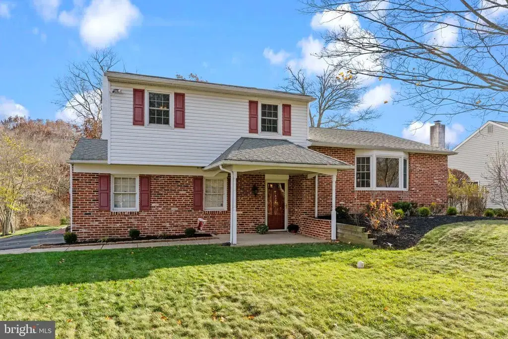 292 Old Mill Dr, LANGHORNE