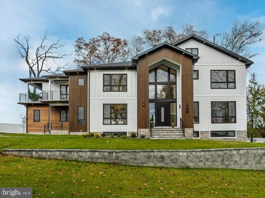 60 Baker Rd, Livingston