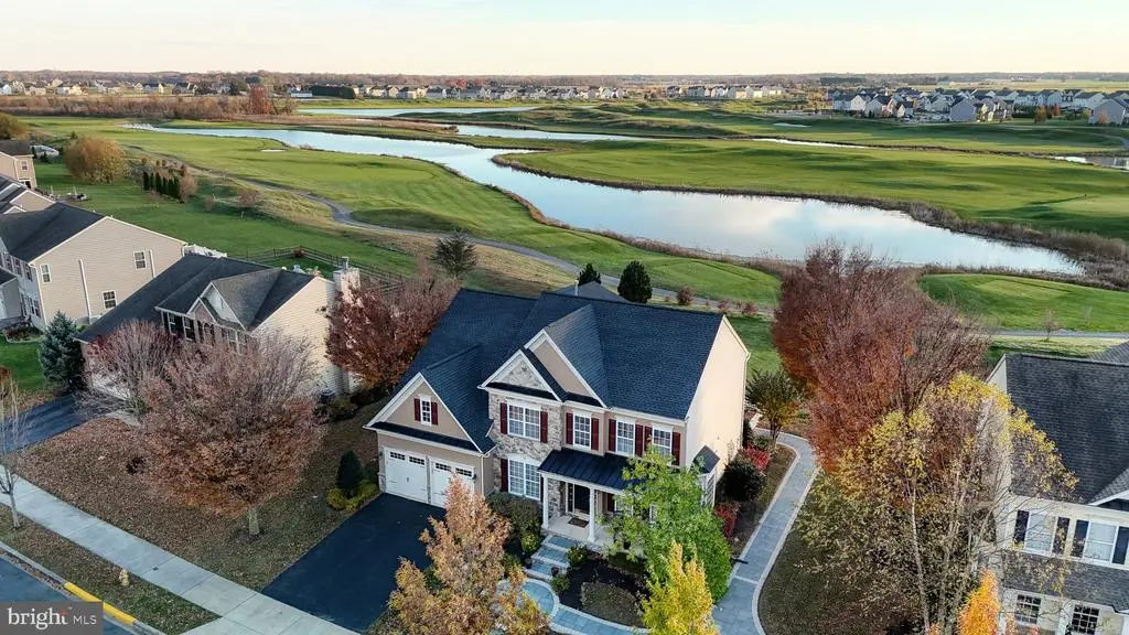 222 E Crail Ct, Middletown