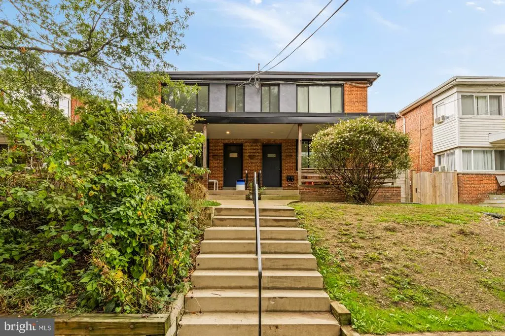 215 Hawaii Ave Ne, Washington