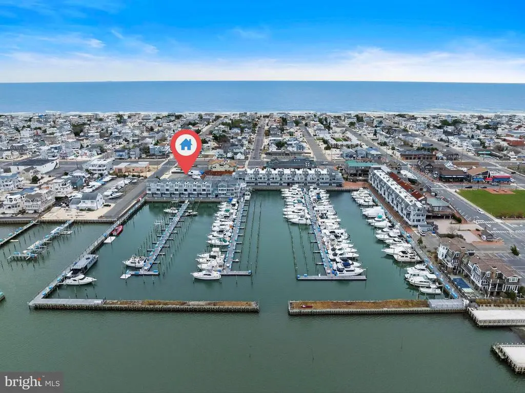 1100 N Bay Ave, Beach Haven