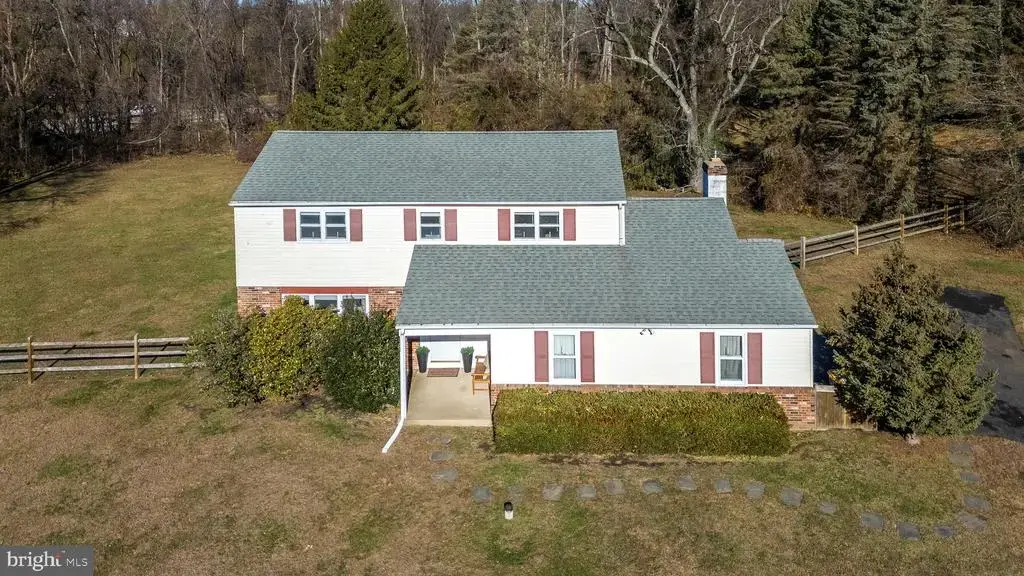 34 Houk Rd, DOYLESTOWN