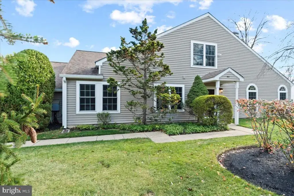 501 Potters Ct, HOLLAND