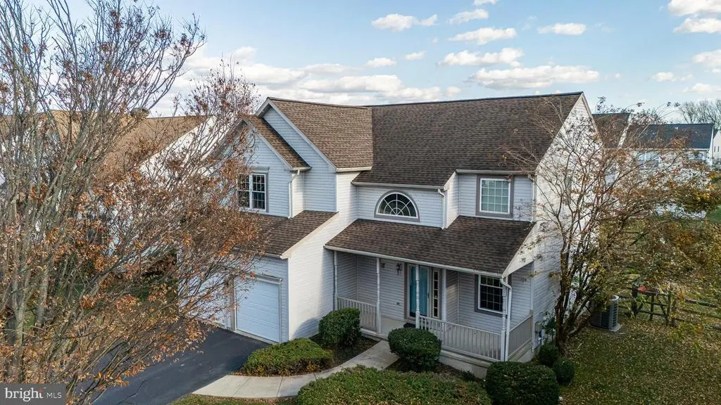 10 N Lotus Cir N, Bear