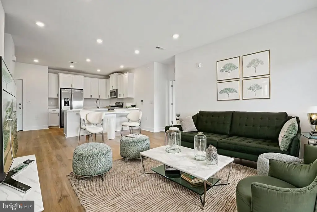 30308 Radford Ct, Monroe Township