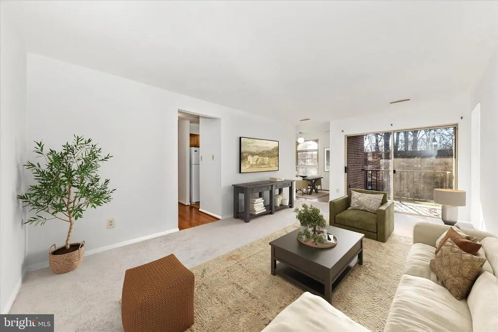 3316 Woodburn Village Dr #12, ANNANDALE