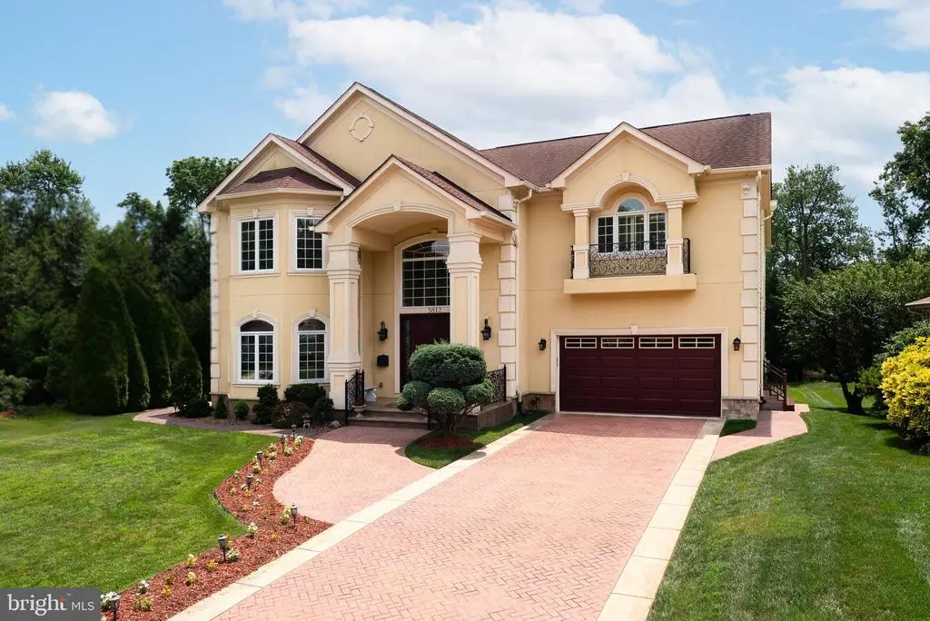 5812 Lone Oak Dr, BETHESDA