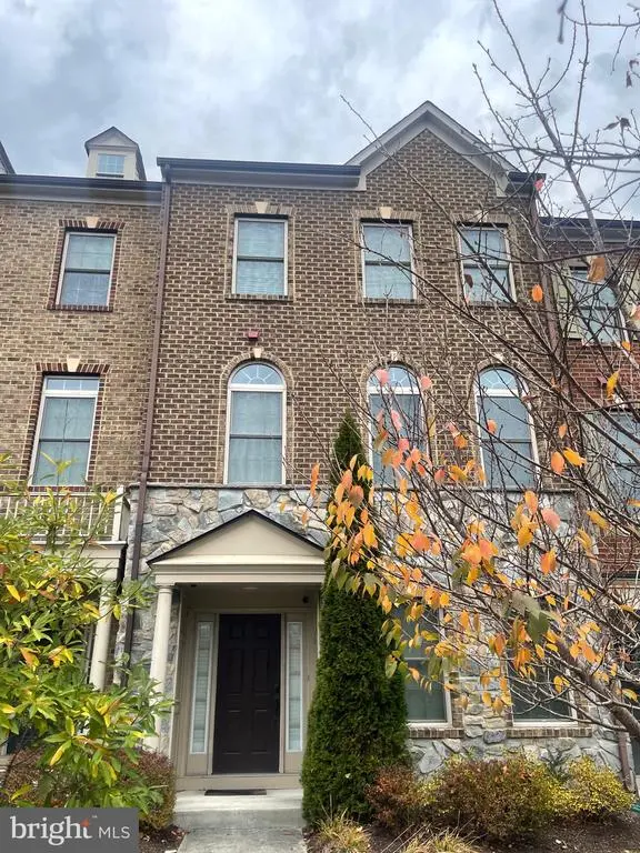 7413 Matapan Dr, HANOVER