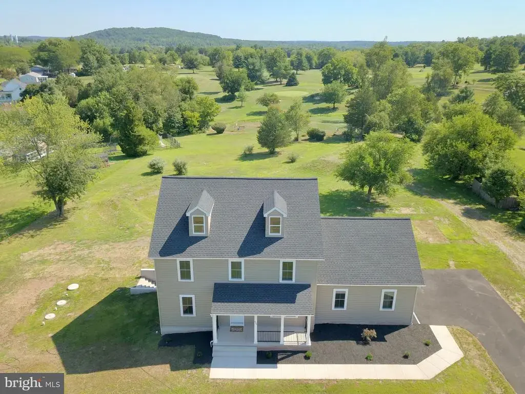 226 Cemetery Rd, SCHWENKSVILLE