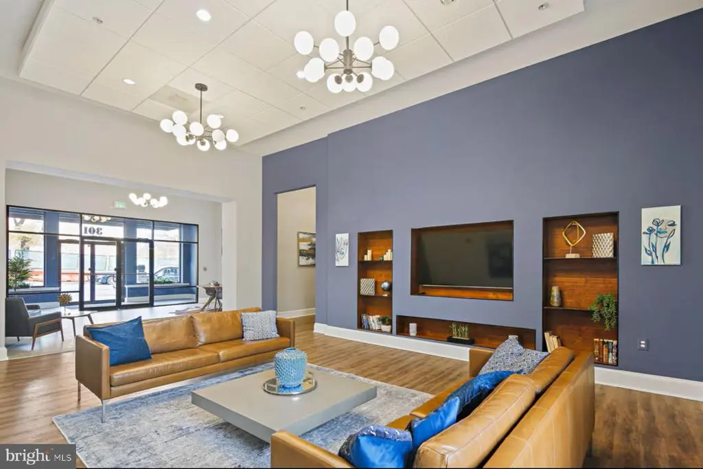 301 W Franklin St #303, Baltimore