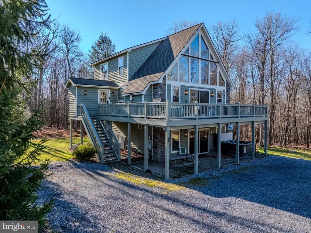 220 Woodlands Hill Ln, Oakland