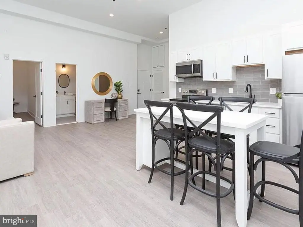 211 Saint Paul St #403, Baltimore