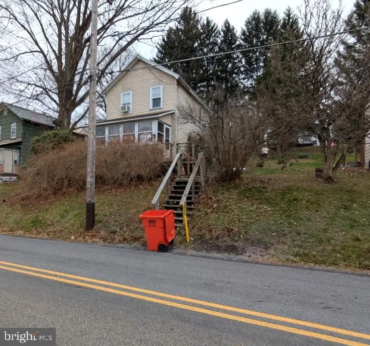 1356 Main St, Winburne