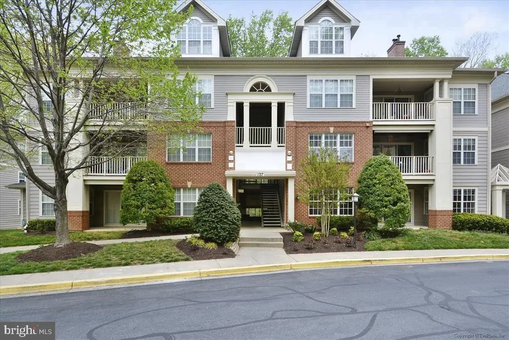 109 Timberbrook Ln #t-102, Gaithersburg