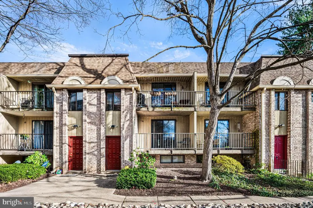 338-b Saybrook Ln, Wallingford