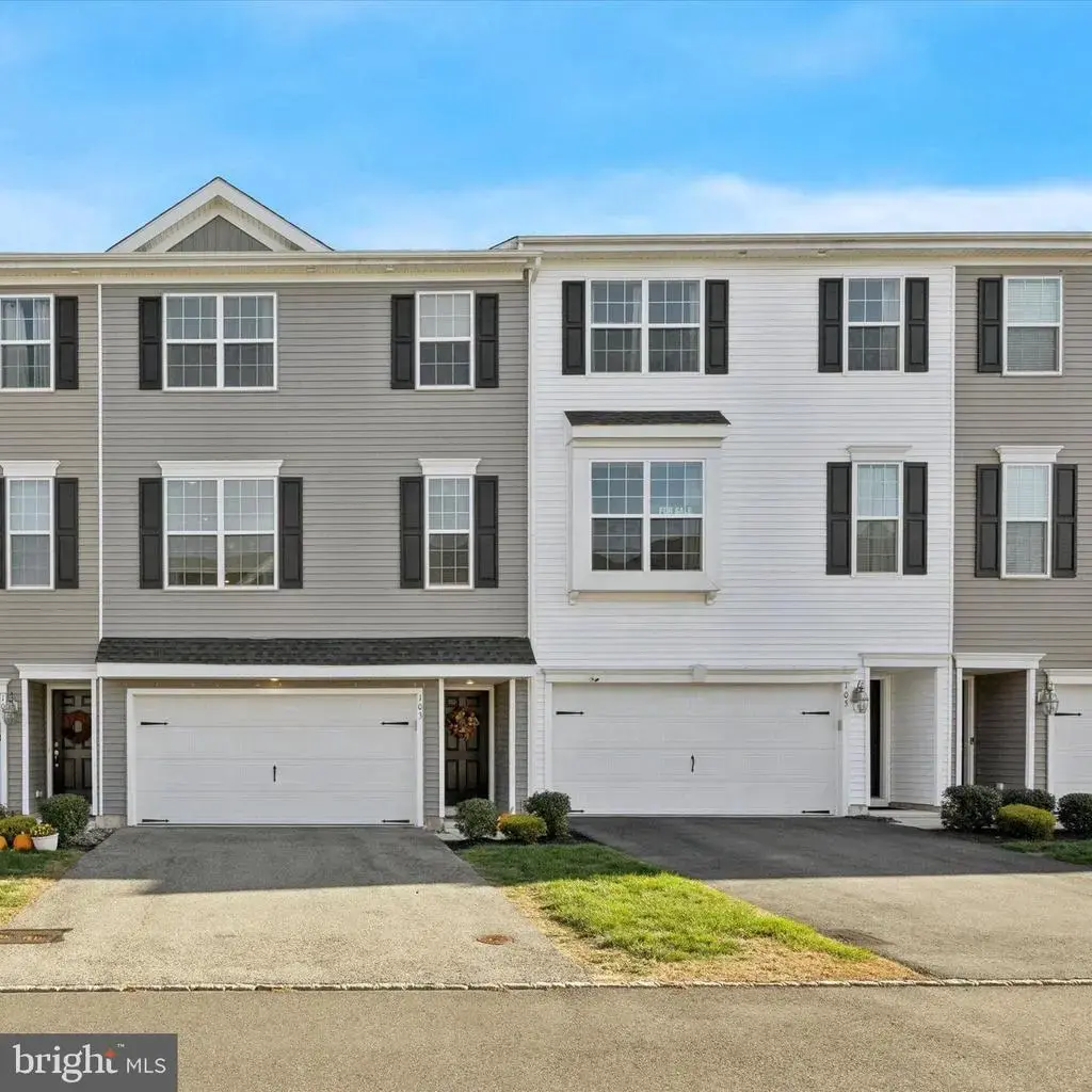 103 Edgewater Ct, QUAKERTOWN