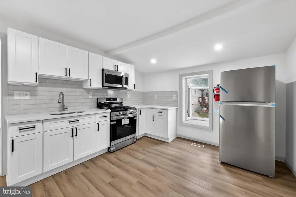 121-123 N Repauno Ave, GIBBSTOWN