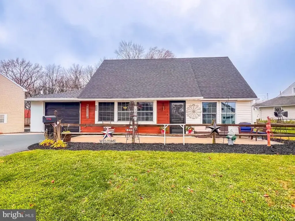 19 Cobalt Ridge Dr N, LEVITTOWN