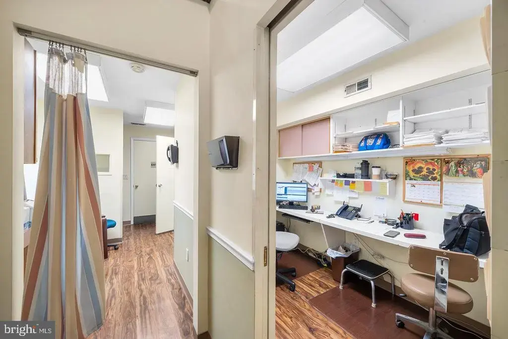 2428 S Broad St, PHILADELPHIA