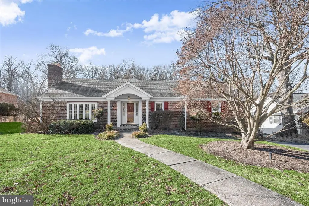 1112 Hampton Garth, BALTIMORE