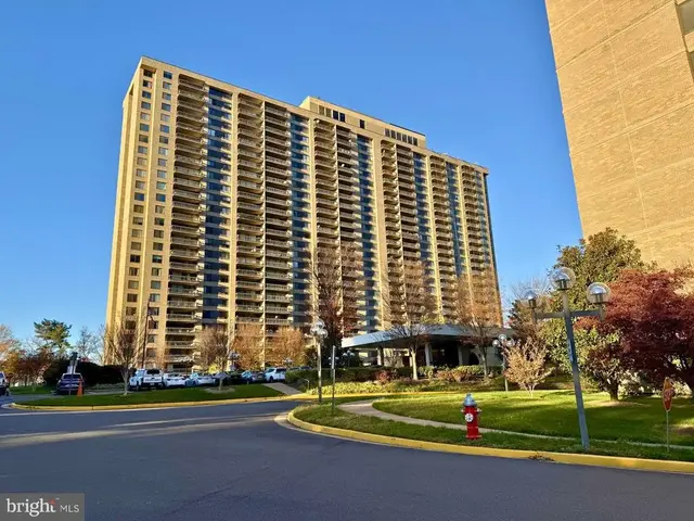 3701 S George Mason Dr #904n, Falls Church