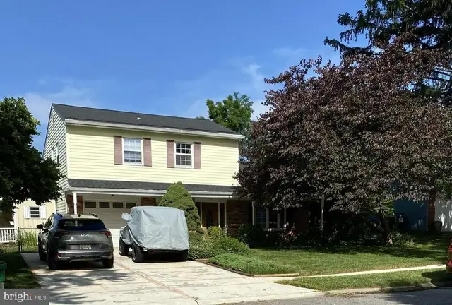8 Anglin Dr, Newark