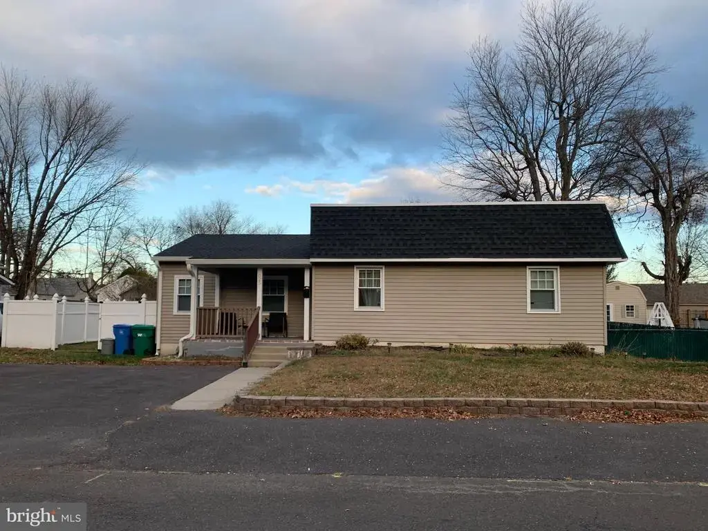 825 Tulip Ave, CROYDON