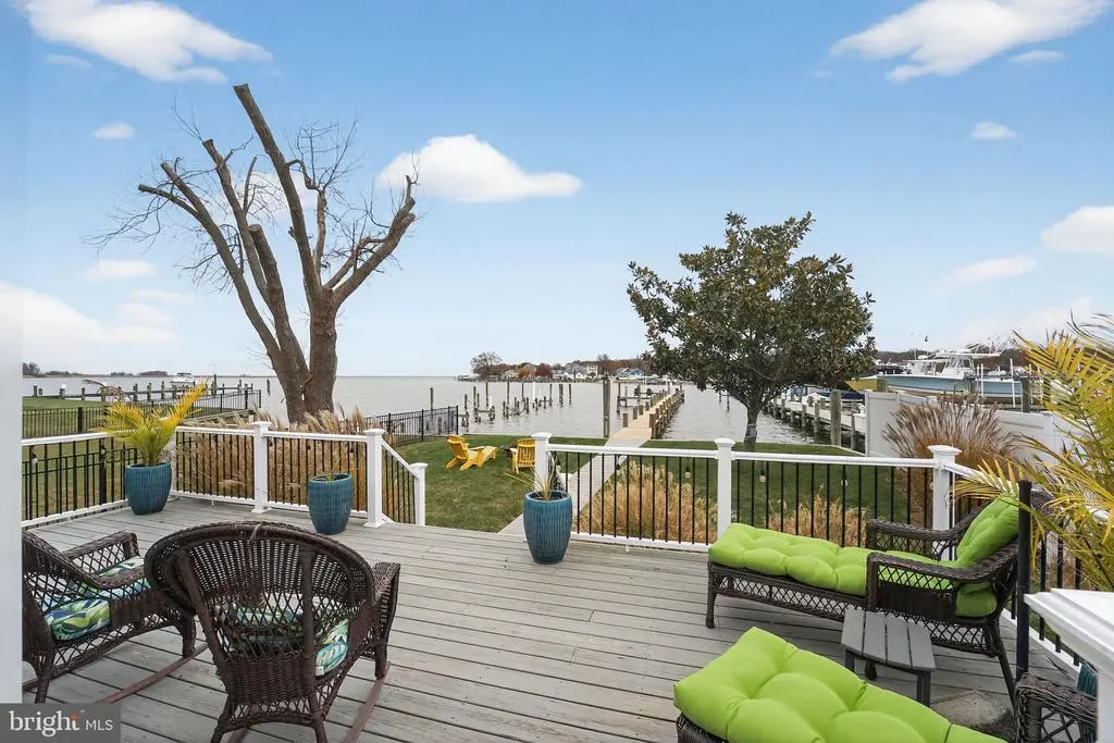 920 Seneca Park, Middle River