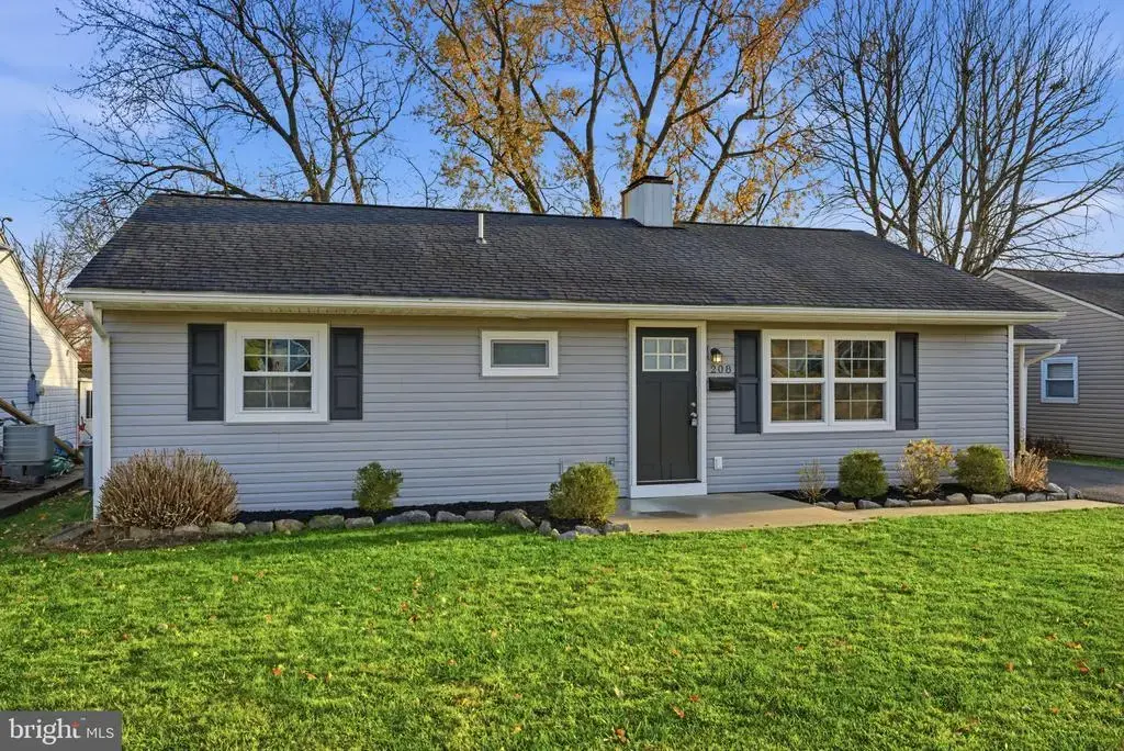 208 Trenton Rd, FAIRLESS HILLS