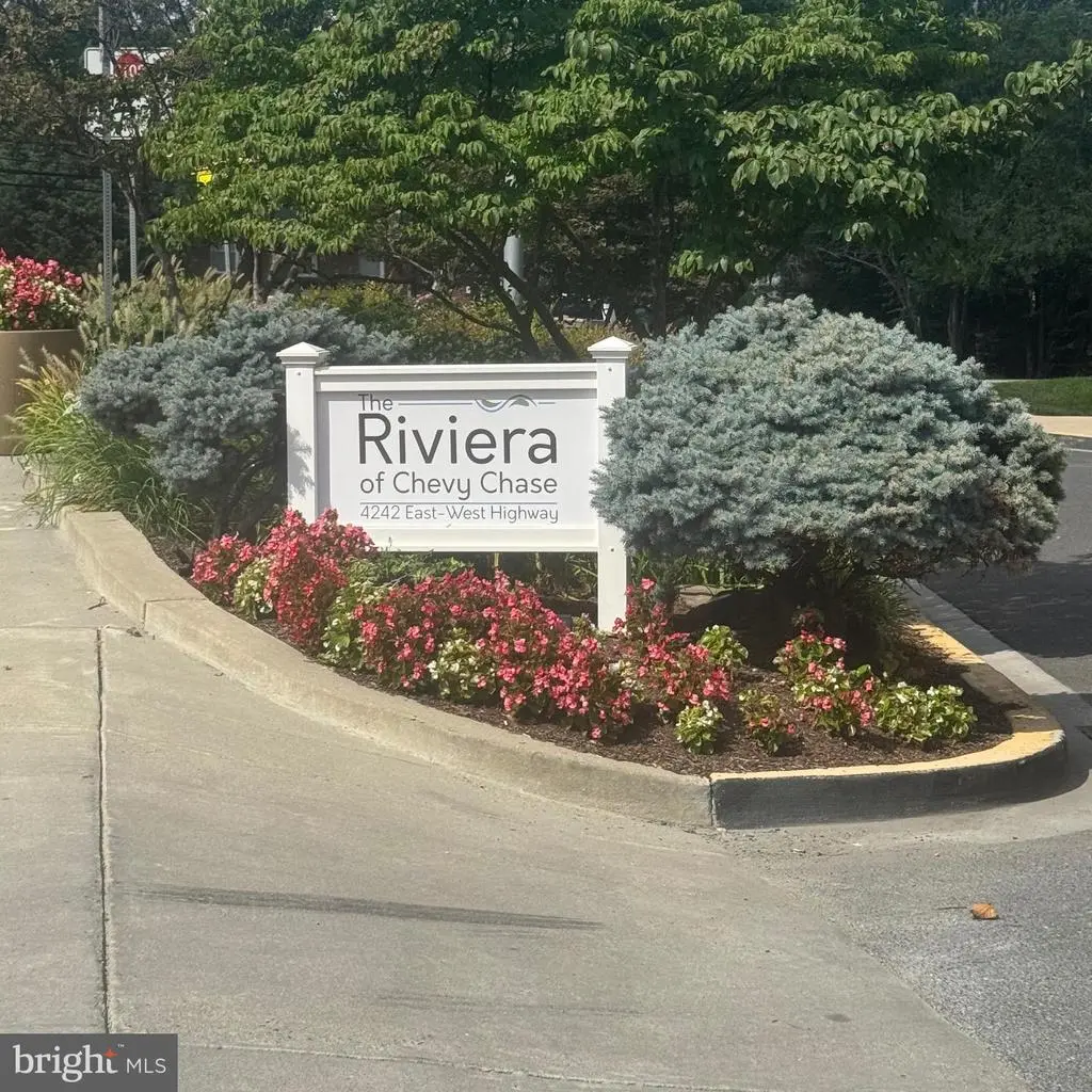4242 East West Hwy #618, Chevy Chase