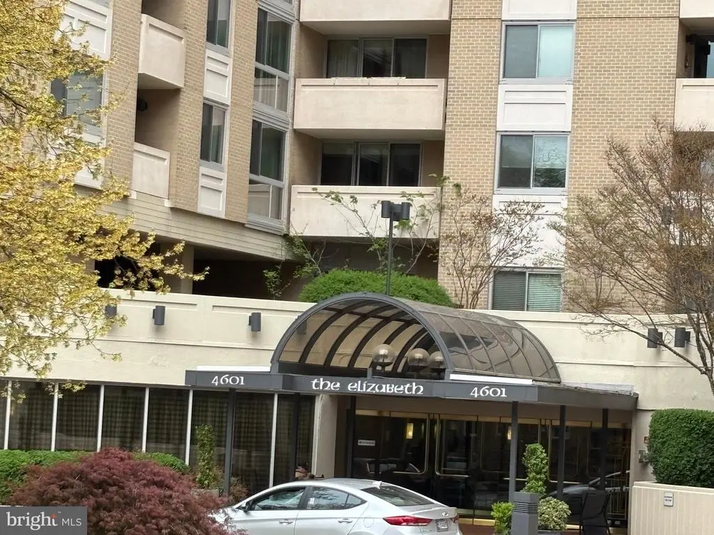 4601 N Park Ave #909, Chevy Chase