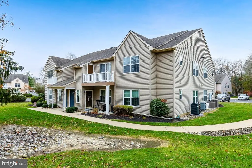 56 Crestmont Dr, Mantua