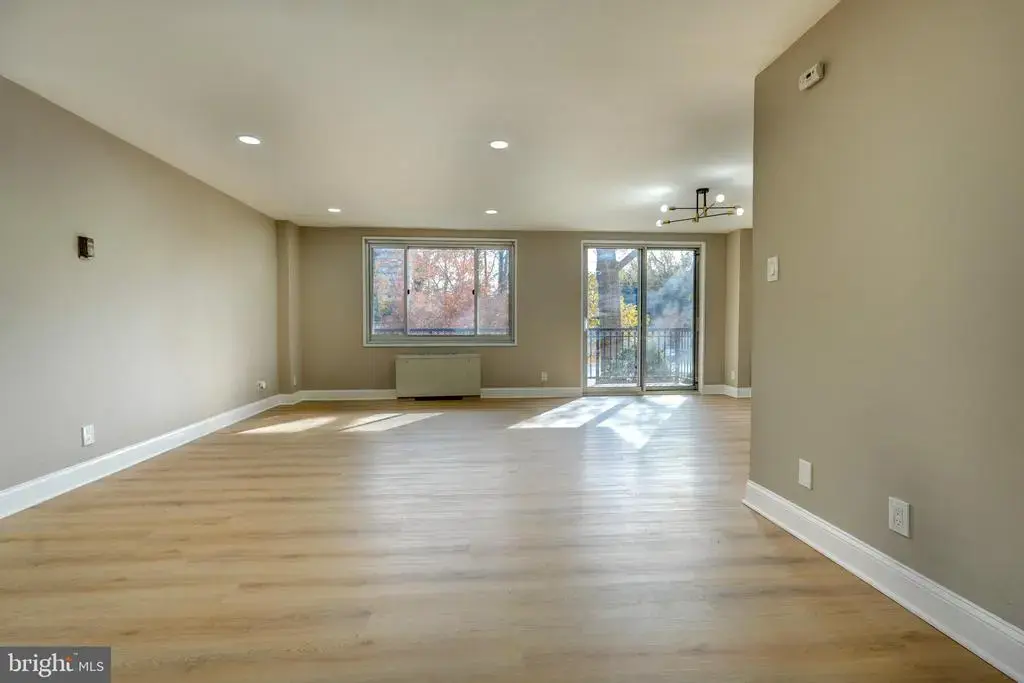 1900 Lyttonsville Rd #211, SILVER SPRING