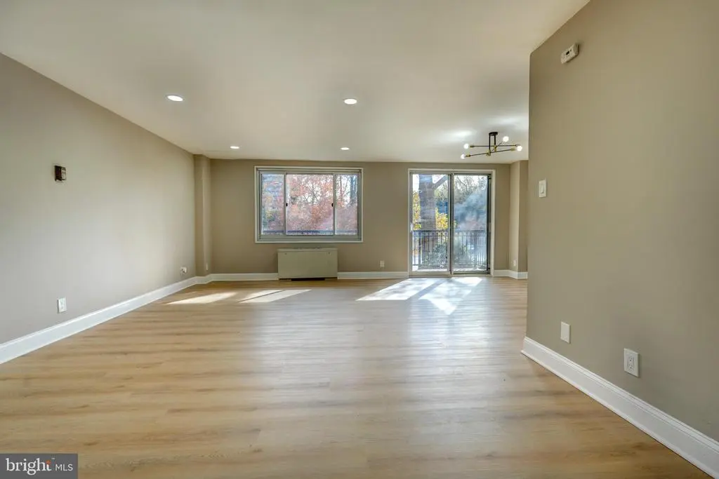 1900 Lyttonsville Rd #211, Silver Spring