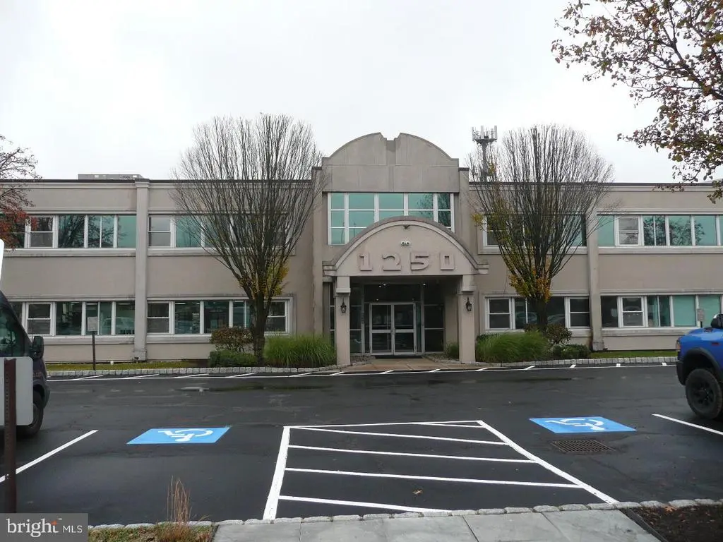 1250 Easton Rd #101, HORSHAM