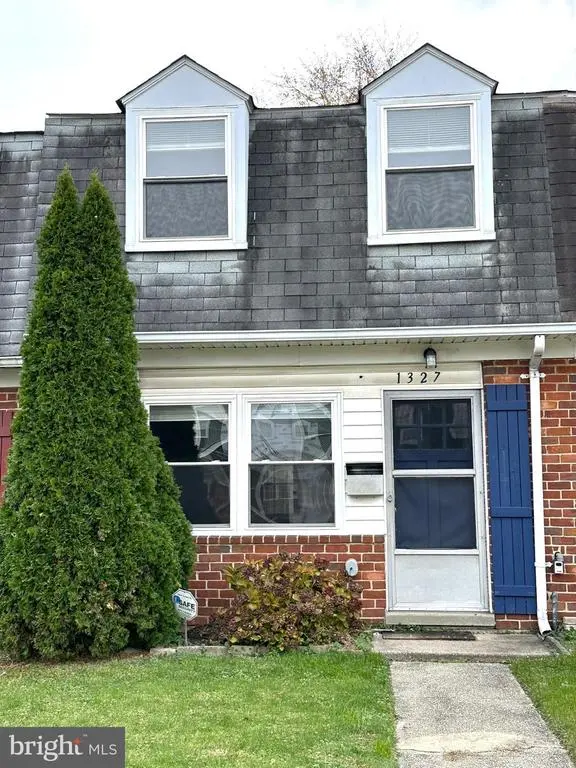 1327 Mantle St, Parkville