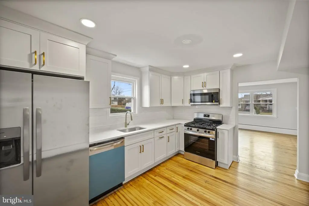 834 Dorsey Ave, Essex