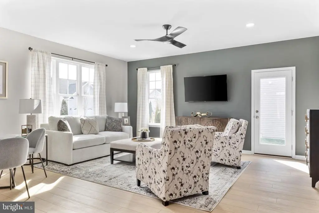 498 Resort Blvd, Dover