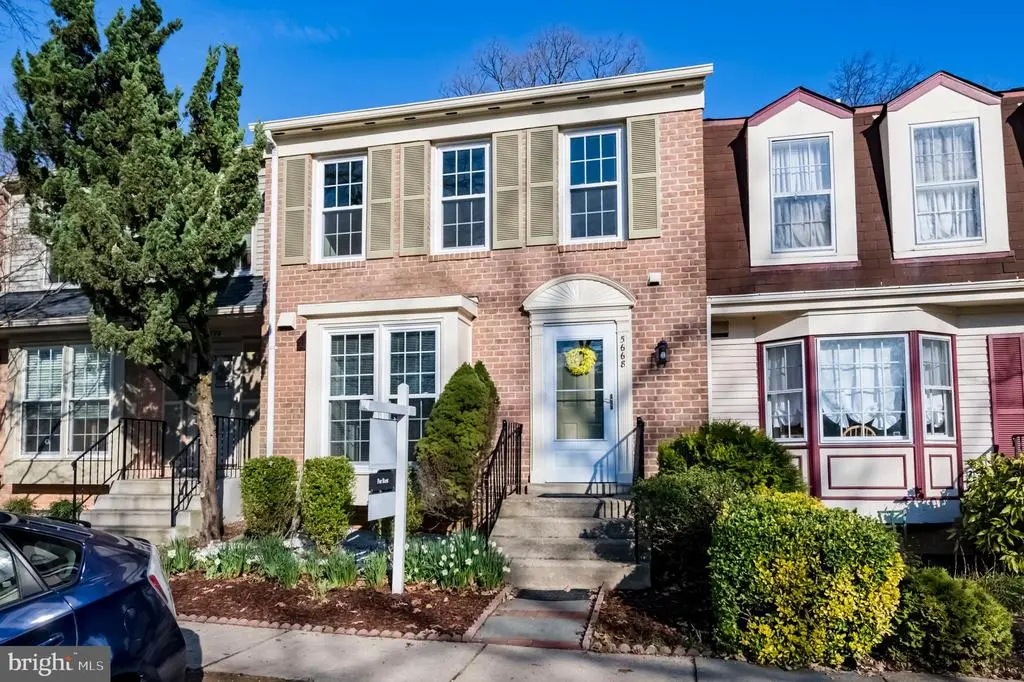 5668 Ridge View Dr, Alexandria