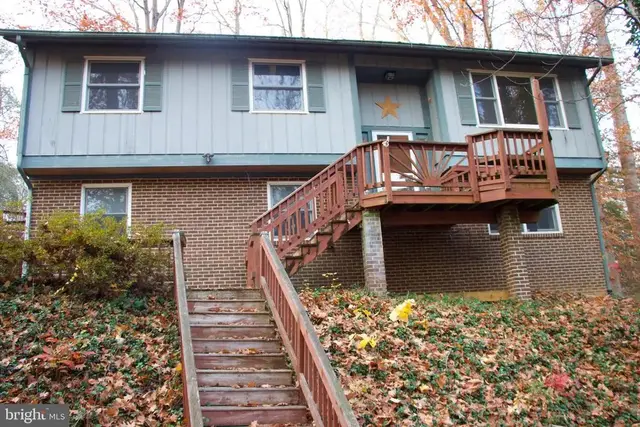 2018 Farragut Dr, Stafford