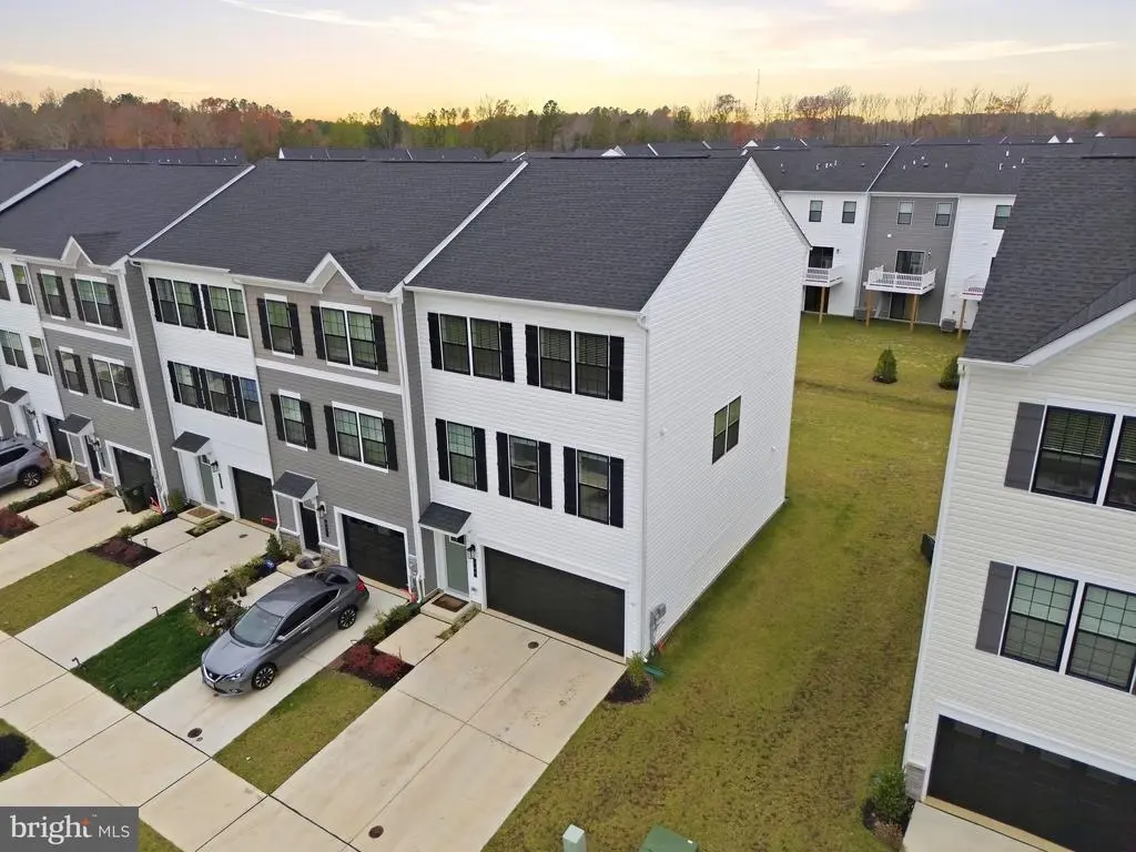 369 Soft Rush Ln, La Plata