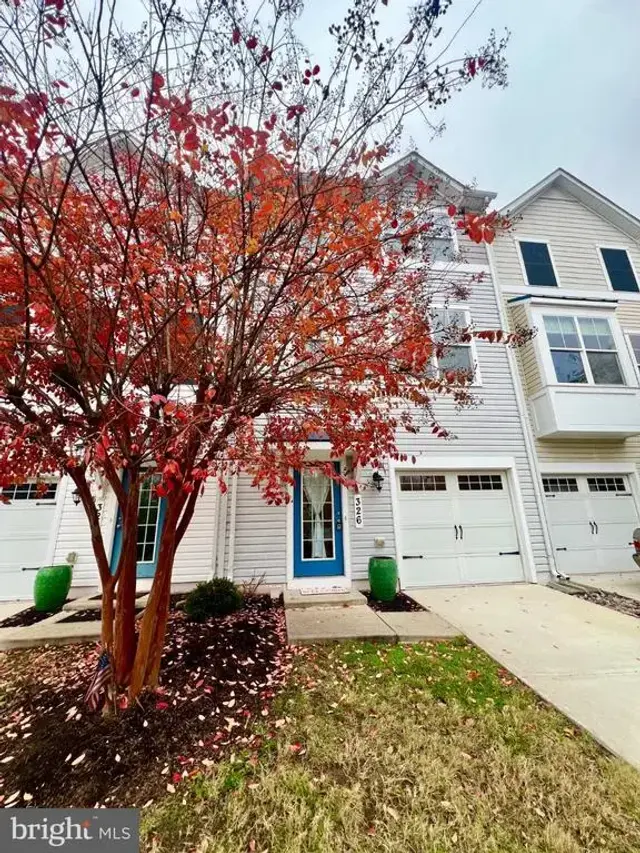 326 Shipyard Dr #84, Cambridge